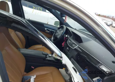 2010 Mercedes-Benz E 550 4Matic z USA, uszkodzony, nr VIN WDDHF9AB5AA147065